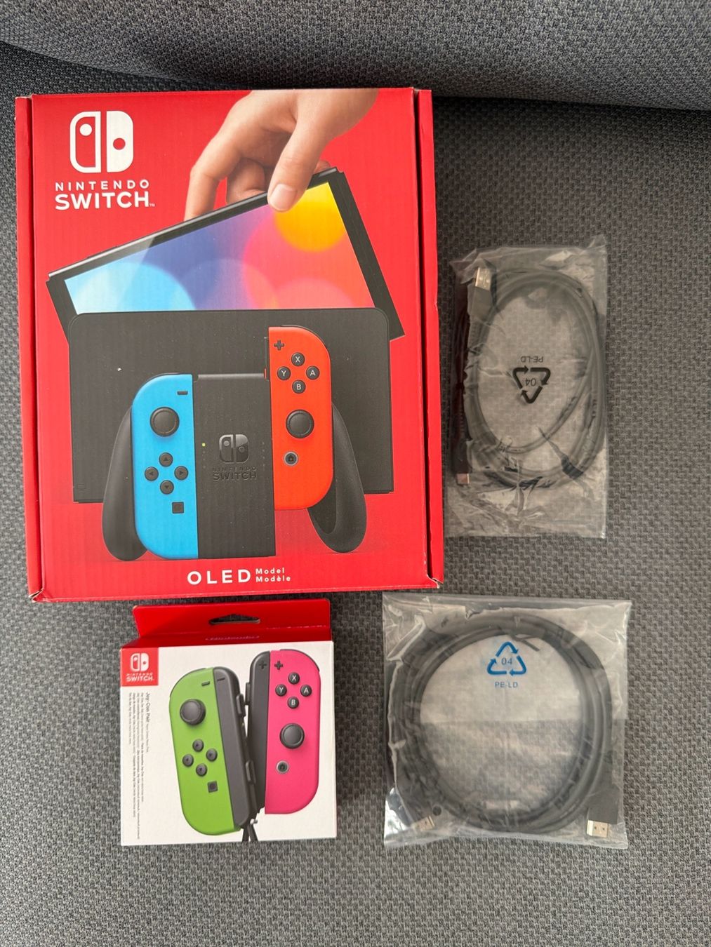 Nintendo Console: Nintendo Switch Oled + 6 jeux + dock + extra controllers – Usato da Carouge GE venduto da Antho_23 1