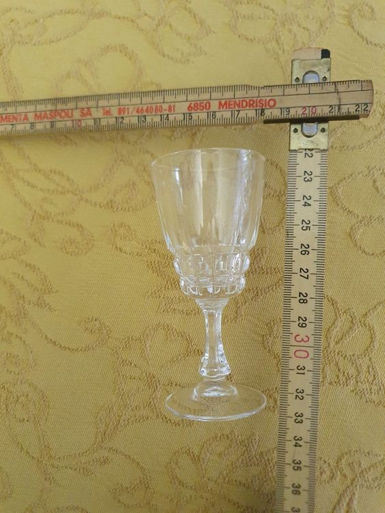 Scatola a finti libri contenente sei bicchierini da liquore (cm 26x19x20)... | Il Ponte Casa d