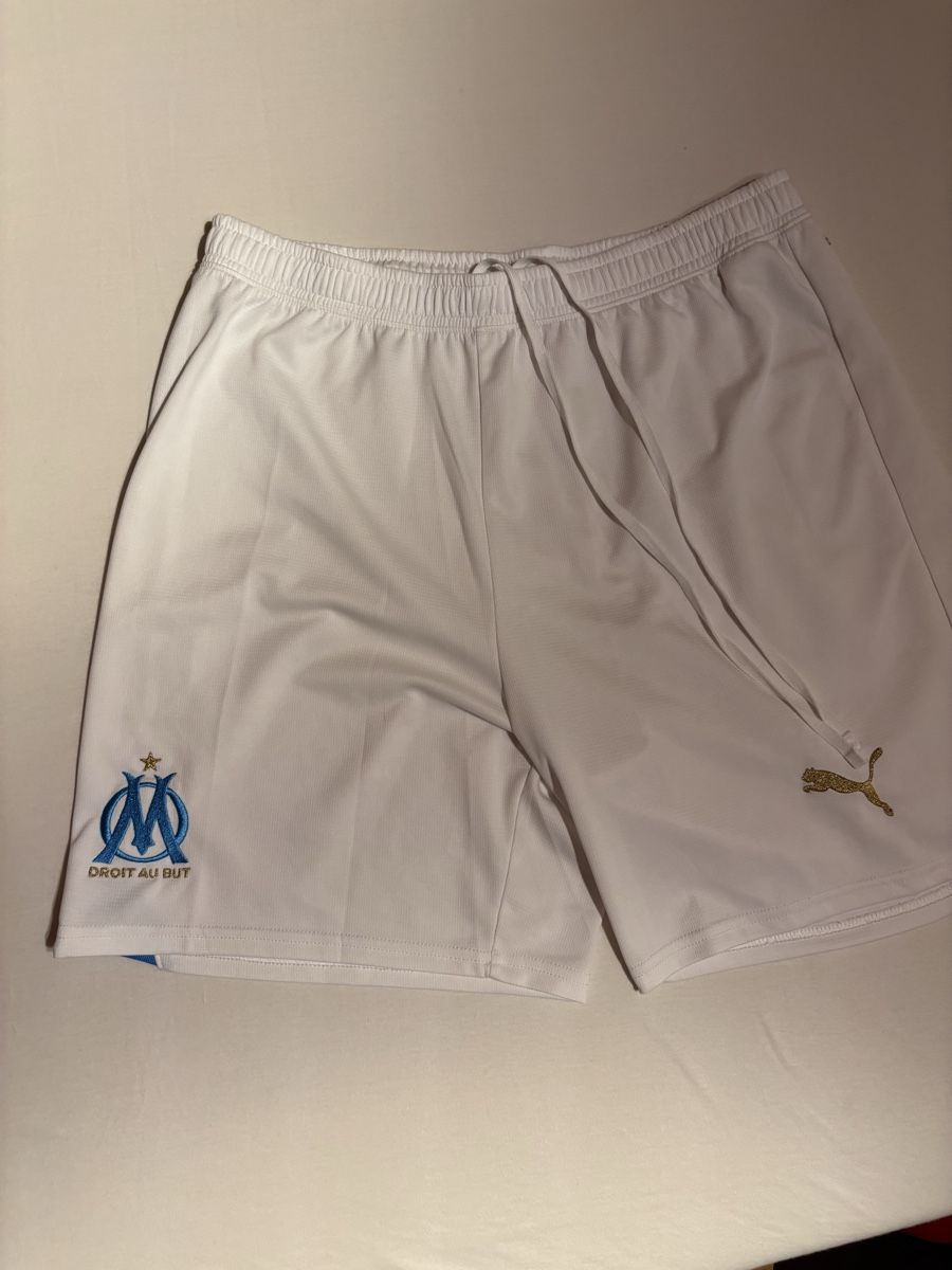 Canottiere & Pantaloni: Short de foot  – Usato da Chalais venduto da Jochlm