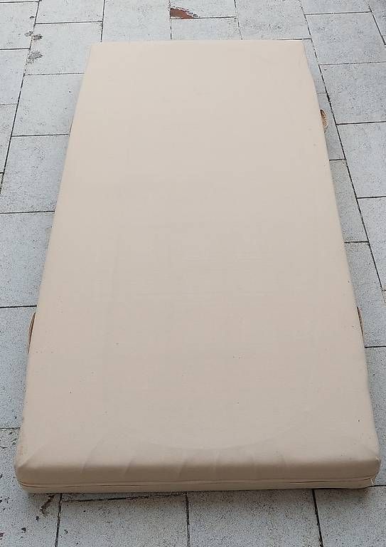 Matratzen: Matelas 90 x 200 x 14 – Gebraucht aus Morges von pha_9xnc
