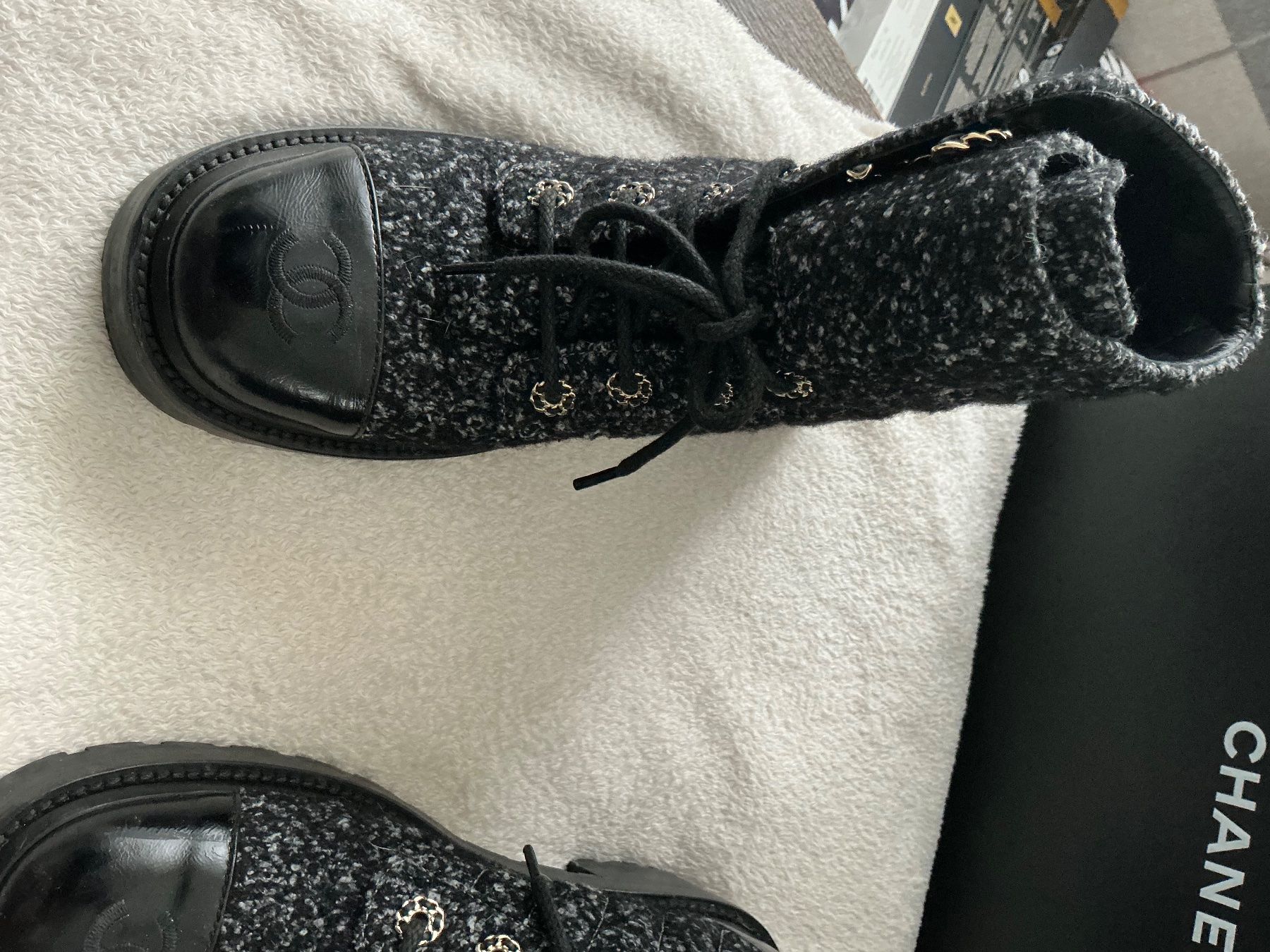Chanel Scarpe da donna: Chanel Boots original Gr. 38.5 – Usato da Hittnau venduto da Flieger63 3