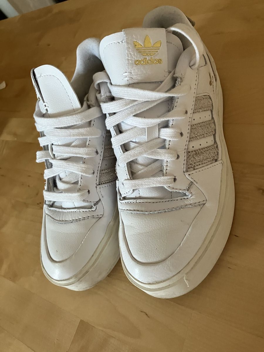Adidas Scarpe da donna: Adidas Sneakers Grösse 38 – Usato da Rothenburg venduto da Regenbogenwolken