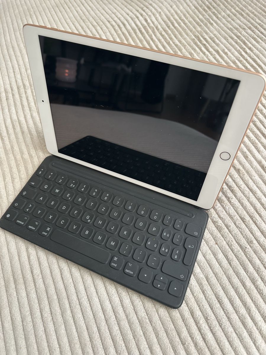 Apple Tablettes PC: Apple IPad 8. Generation – D'occasion à Thun par lara_tanisha 1