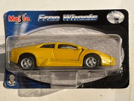 Lamborghini Murciélago fabriqué par Maisto (no Dinky Toys)