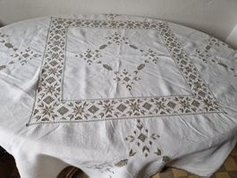Leinen Tischdecke mit Stickerei / DM140cm