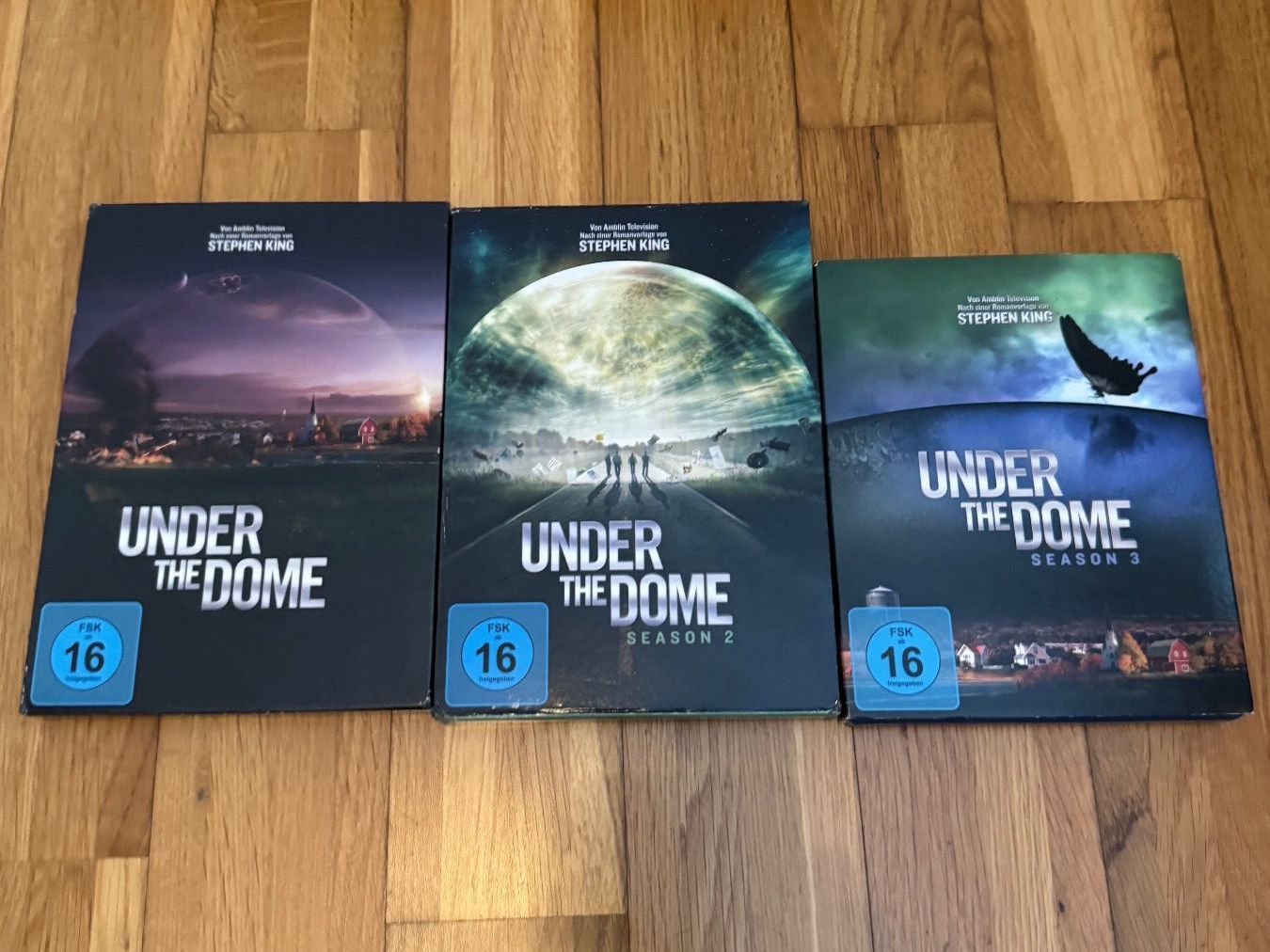 Tutti i DVDs: UNDER THE DOME Seasons 1-3 – Usato da Zuzwil SG venduto da nk_9000