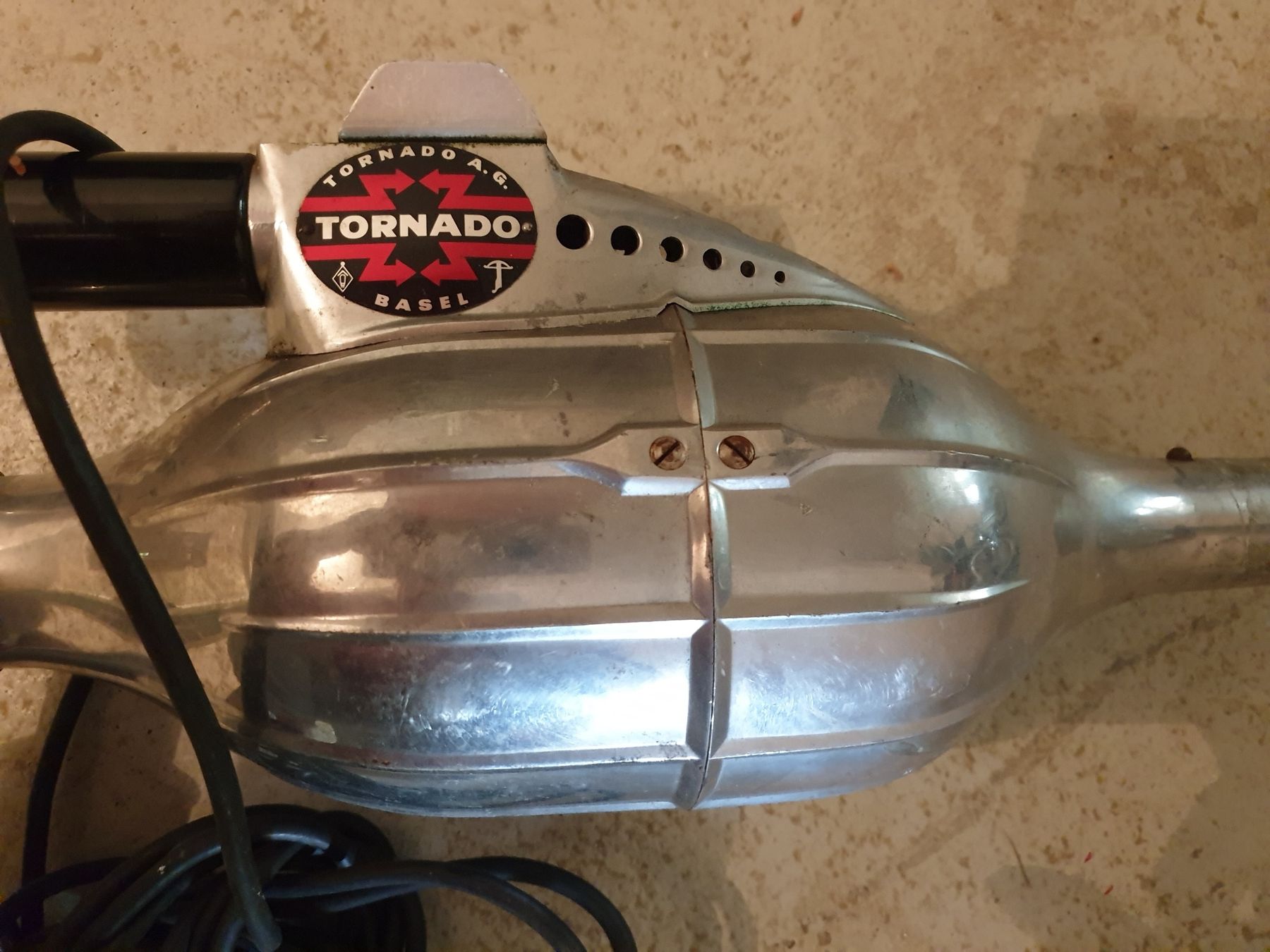 Aspirapolveri & Accessori: Vintage Staubsauger Tornado – Usato da Gelterkinden venduto da Macrameed 4