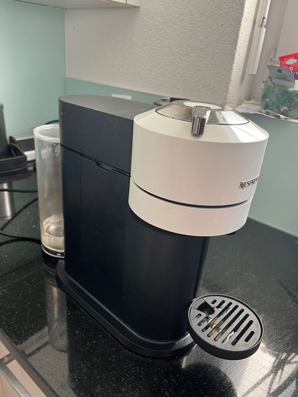 Nespresso Macchine per caffè & Macchine per espresso: Kaffemaschine Nesspresso Vertuo – Usato da Wolfhausen venduto da wolf211