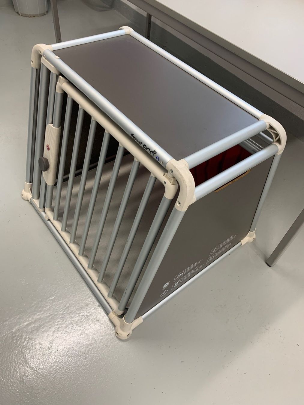 Cucce & Letti: Auto Hundebox – Usato da Steinen venduto da Tschisli0