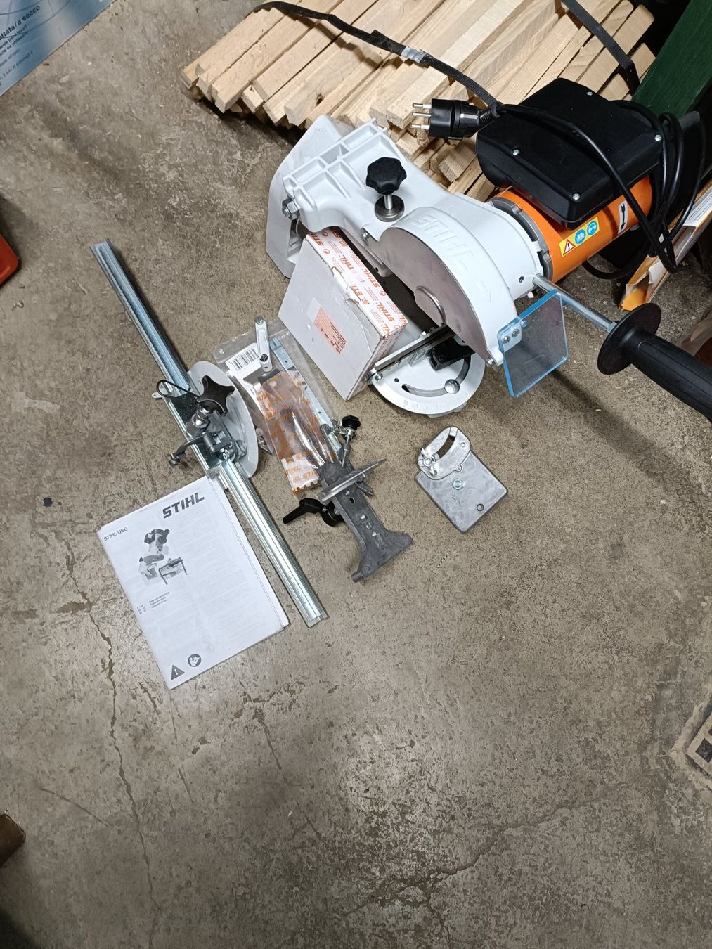 Schleifen & Polieren: Stihl Schärfgerät USG – Gebraucht aus Hausen AG von Topas0