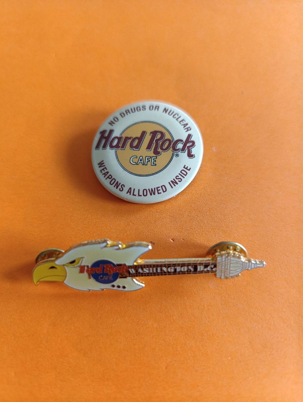 Placchette & Badge: Lot Pin Hard Rock – Usato da Sierre venduto da Carlostripa