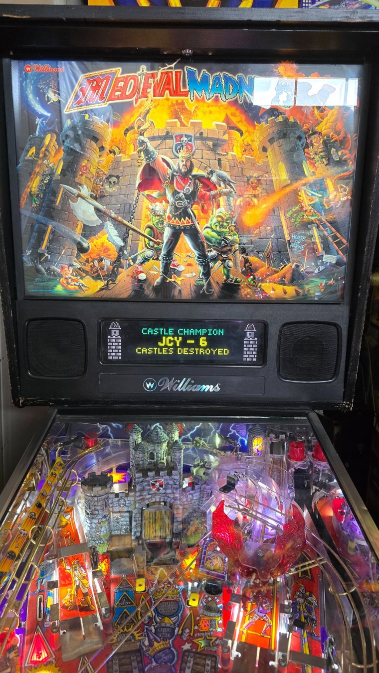 Stern Pinball Flipper: Flipper Bally Williams Medieval Madness mit Garantie !! – Usato da Fribourg venduto da japanaddict 2