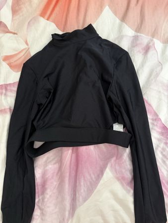 Haut noir manche longue + crop top