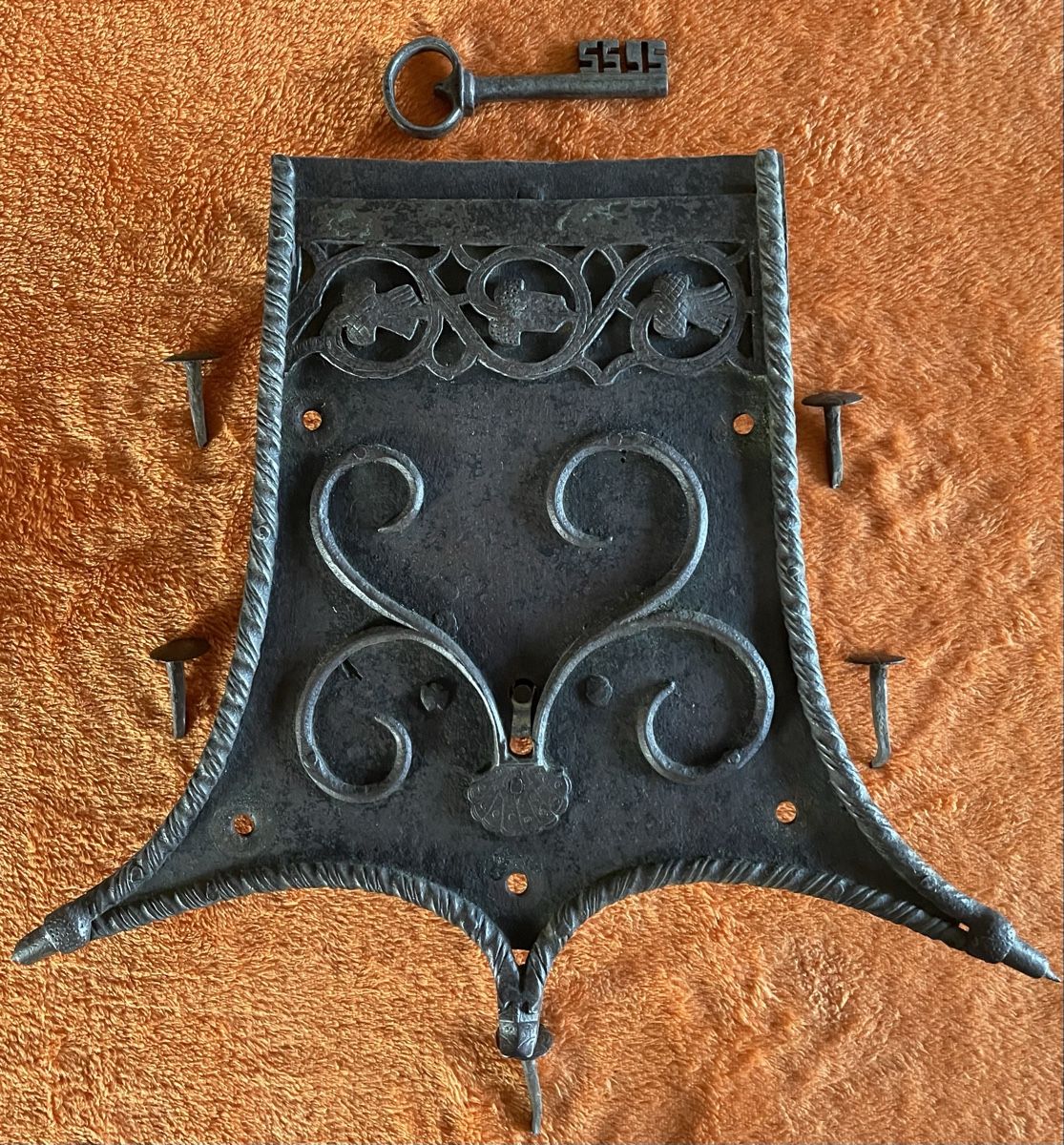 Cadenas: Antik grosses Schloss Gotisch – D'occasion à Rorschacherberg par farmer61 3