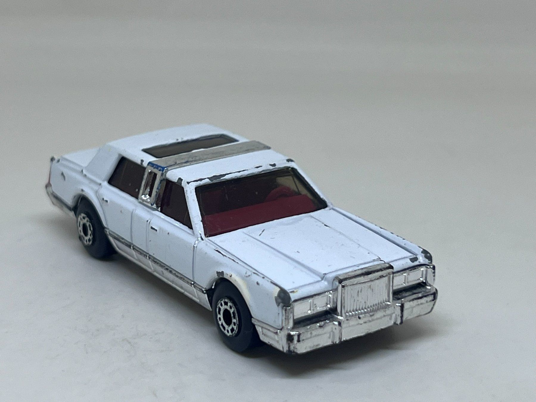 Matchbox Modellautos: Matchbox Lincoln Town Car #761 – Gebraucht aus Wildegg von LaaBoutique