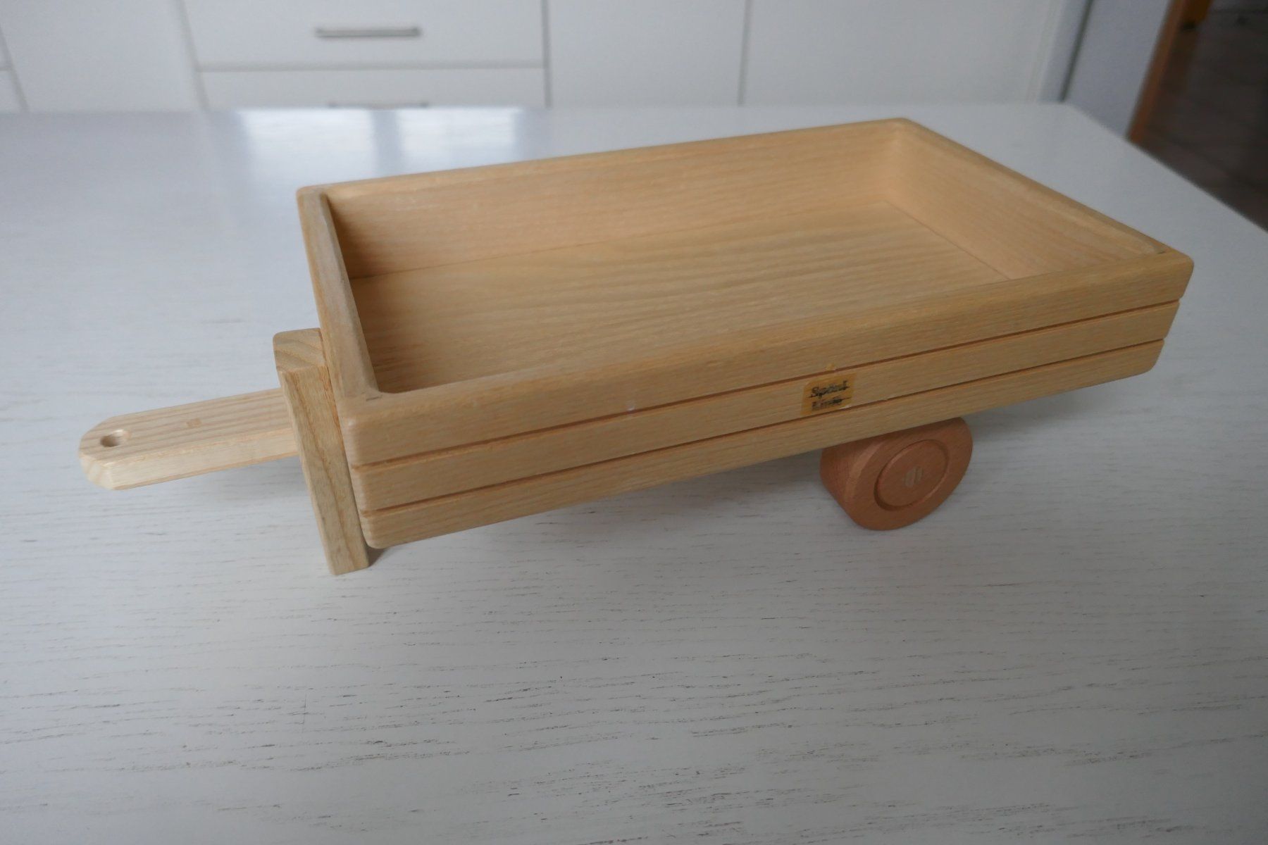 Giocattoli: Schöner Holz Traktor mit Wagen – Nuovo (secondo la descrizione) da Kerzers venduto da Wandermuck 2