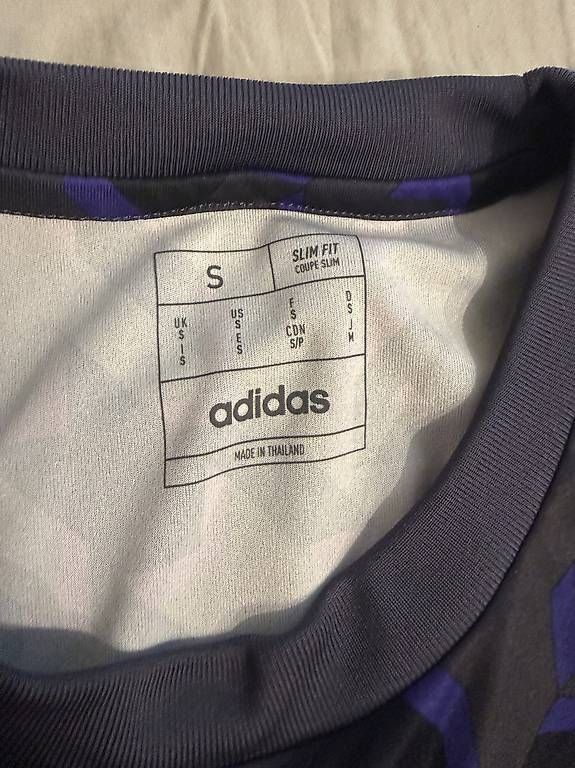 Leibchen & Hosen: Real Madrid Trikot – Gebraucht aus Aesch BL von Jos_5tqs 1