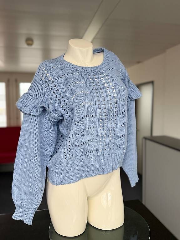 Maglioni & Felpe: Hellblauer Strickpullover mit Lochmuster Liu Jo – Usato da Steinhausen venduto da deikoon