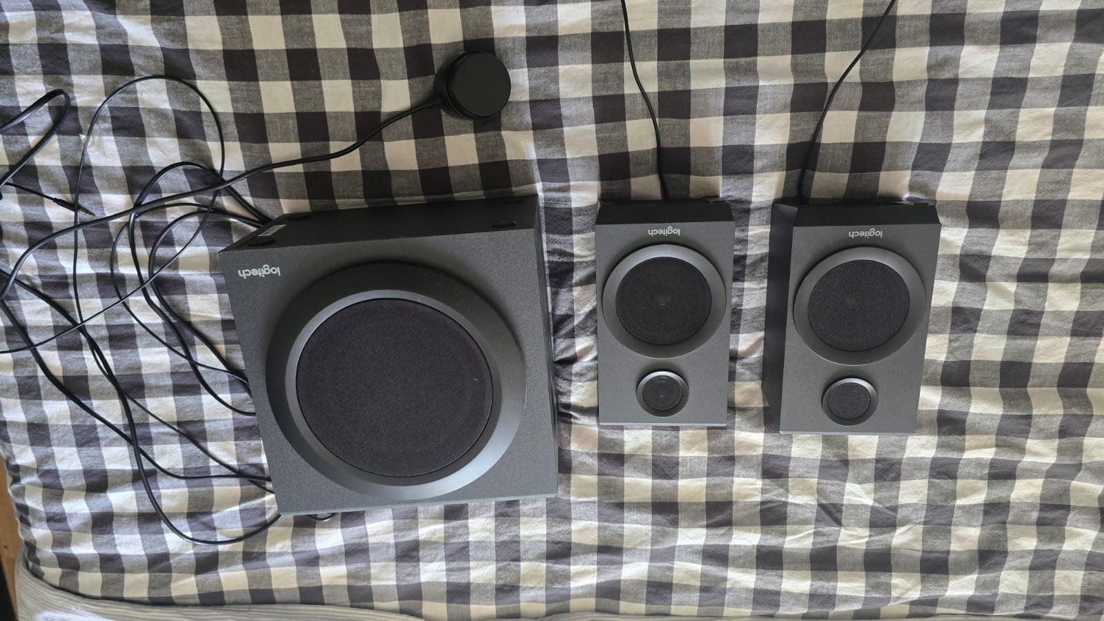 Lautsprecher: Logitech 2.1 Lautsprechersystem mit Subwoofer – Gebraucht aus Remigen von tad_lg2j