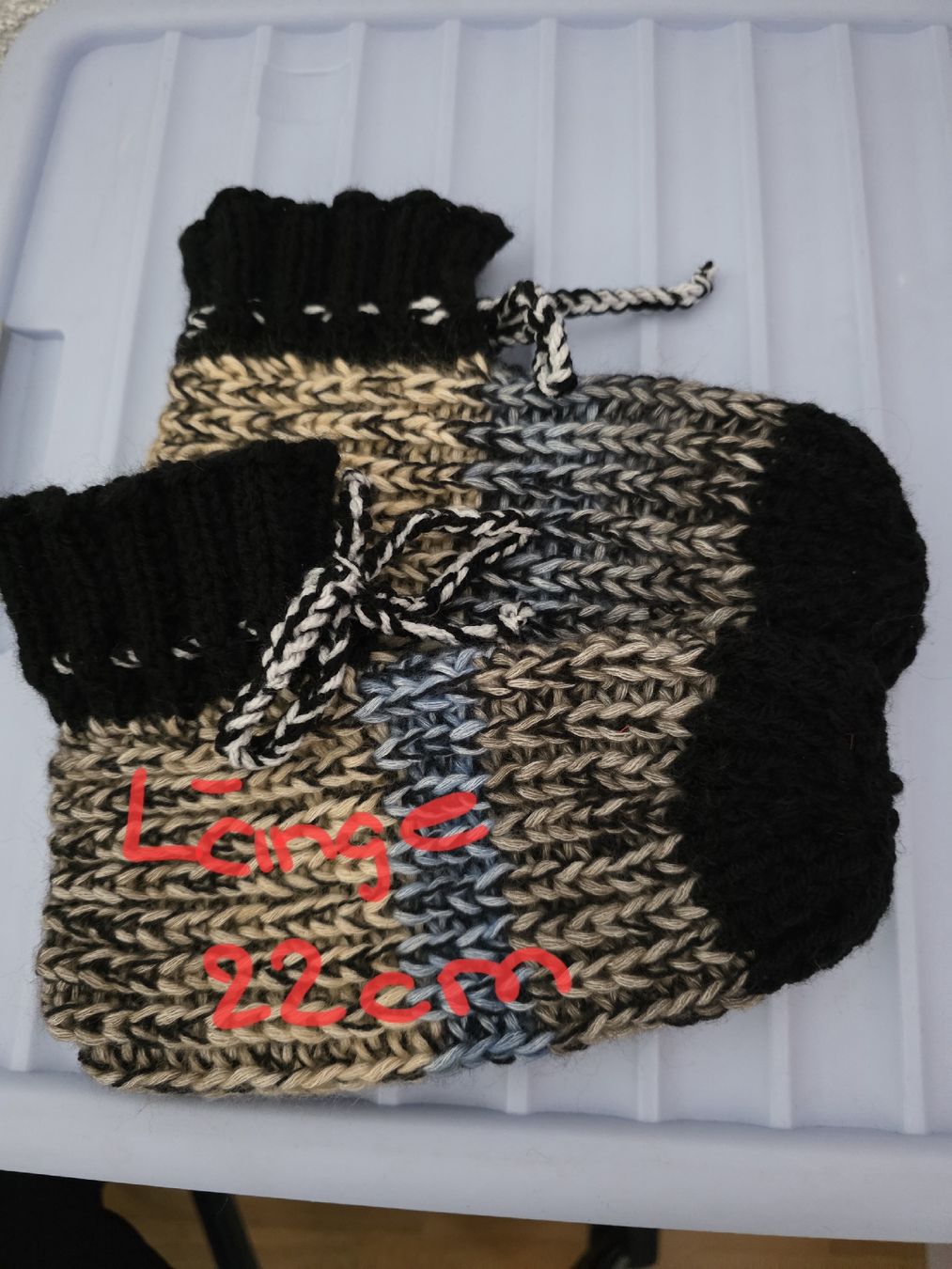 Calze: Warme, handgestrickte Wollsocken neu! – Nuovo (secondo la descrizione) da Mels venduto da Acchico