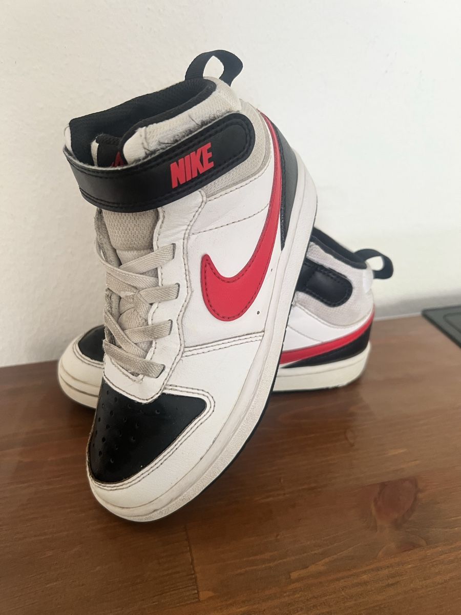 Nike Scarpe per ragazzi: Nike Court Borough Gr.30 – Usato da Niederhasli venduto da jambo05 2