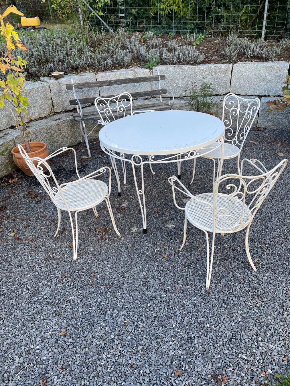 Set di tavolo e panche: Romantische Sitzgarnitur – Usato da Bottighofen venduto da Mattafone