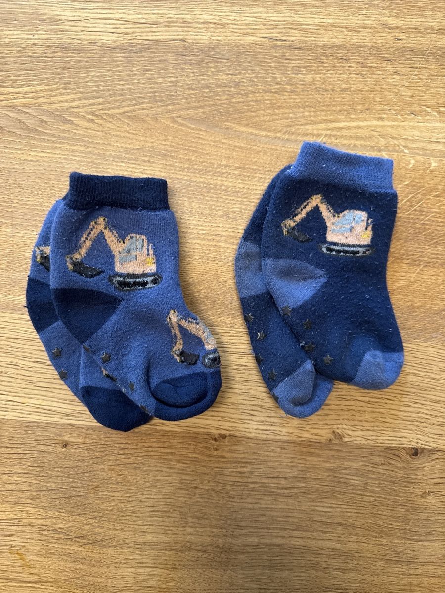 Calze per bambini: Jungen Socken Set Gr. 23-26 – Usato da Rohr b. Olten venduto da -FaLu-
