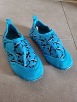 Badeschuhe / Wasserschuhe mit Haifisch-Motiv, Gr. 27