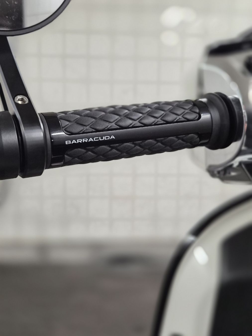 Strasse: Barracuda Griffe schwarz universal  – Gebraucht aus LUZERN von 6O15 5