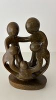 Skulptur - Familie im Kreis