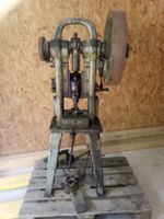 Historische Stanzmaschine / Exzenterpresse mit Riemenantrieb