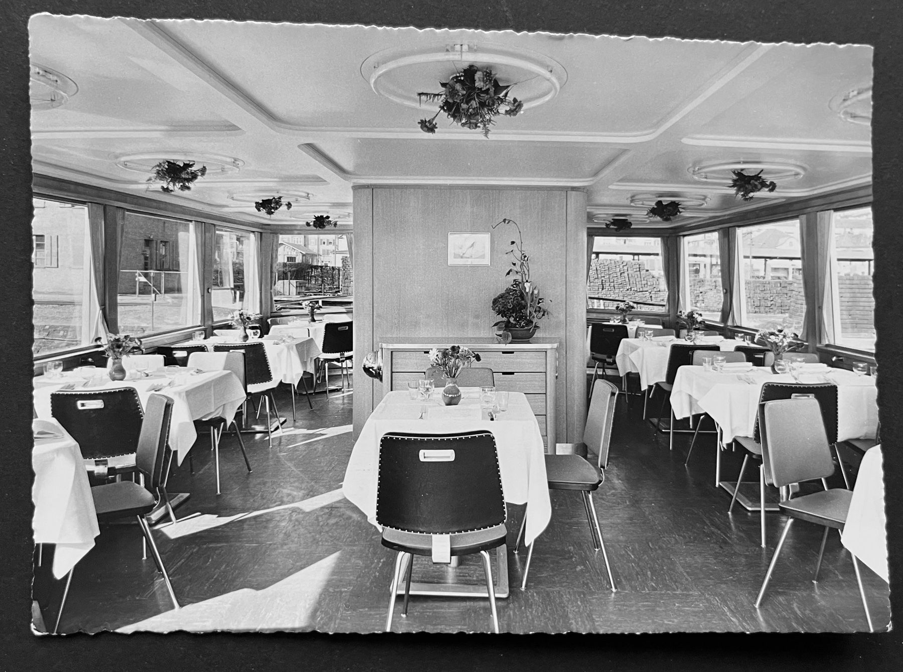 Cartoline postali: MS Glärnisch Dampfboot-Restauration Zürich/ Innenansicht – Usato da Ostermundigen venduto da DaxKarten-75
