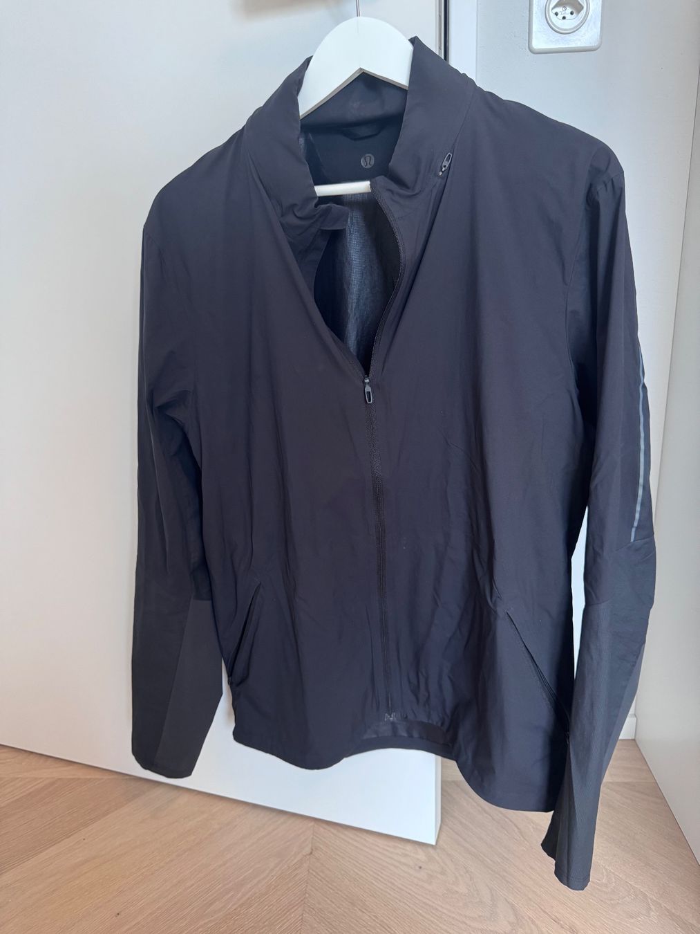 Lululemon Giacche: Lululemon Windjacke Männer Grösse L – Usato da Steinhausen venduto da phocea10 1
