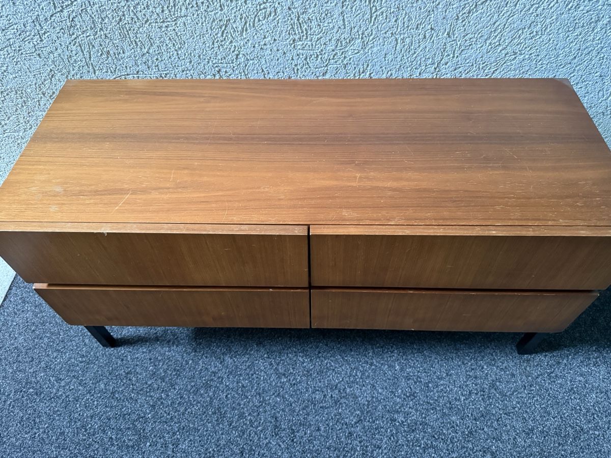 Kommoden: Kommode Nussbaum 4 Schubladen Vintage – Gebraucht aus Bern von Delamer 8
