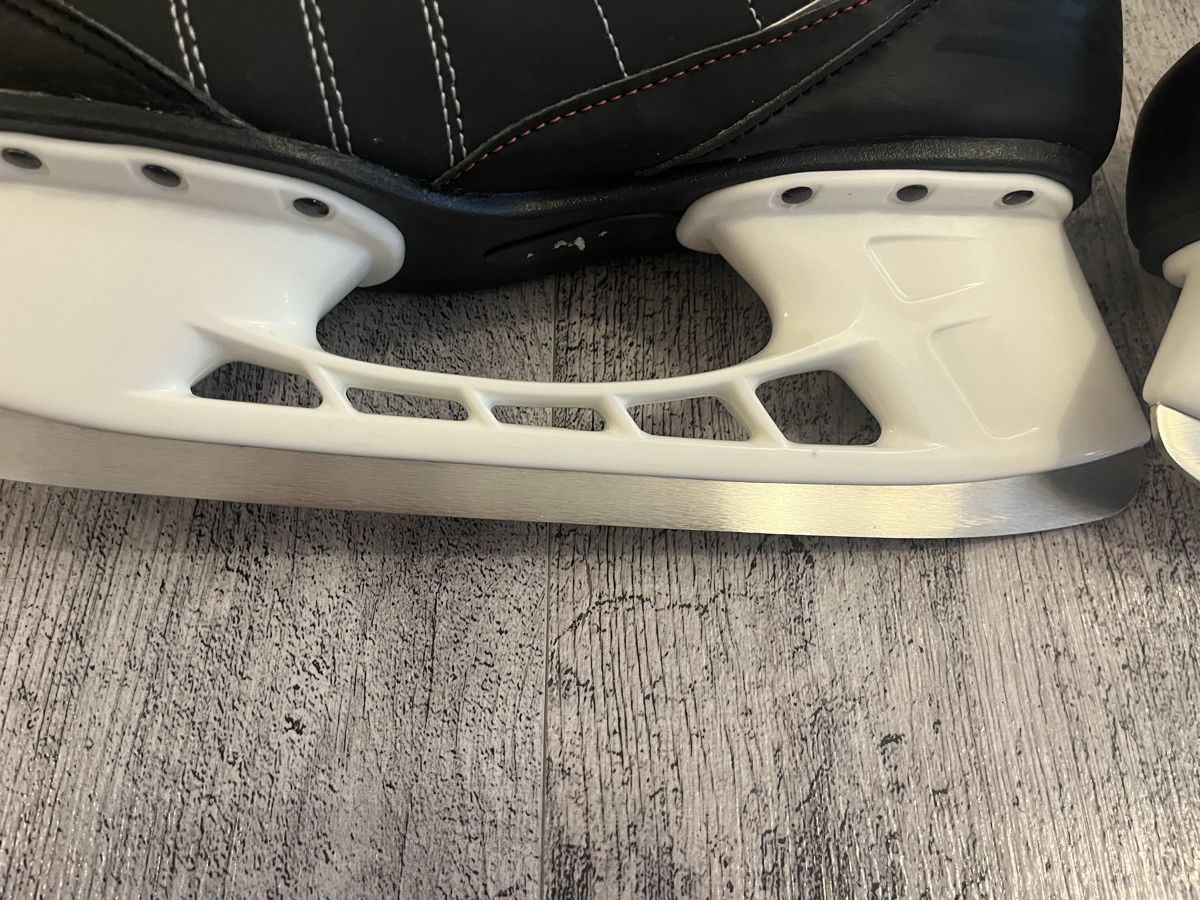 Bauer Patins à glace: Schlittschuhe Bauer 45 Gr  – Neuf (Voir description) à Rothenburg par sla_rn6q 4