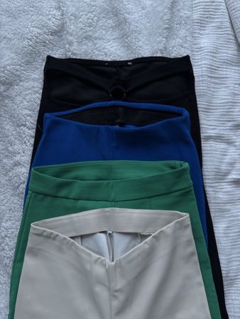 Pantalon tendance! Lot de 4 pantalons taille XS-S.