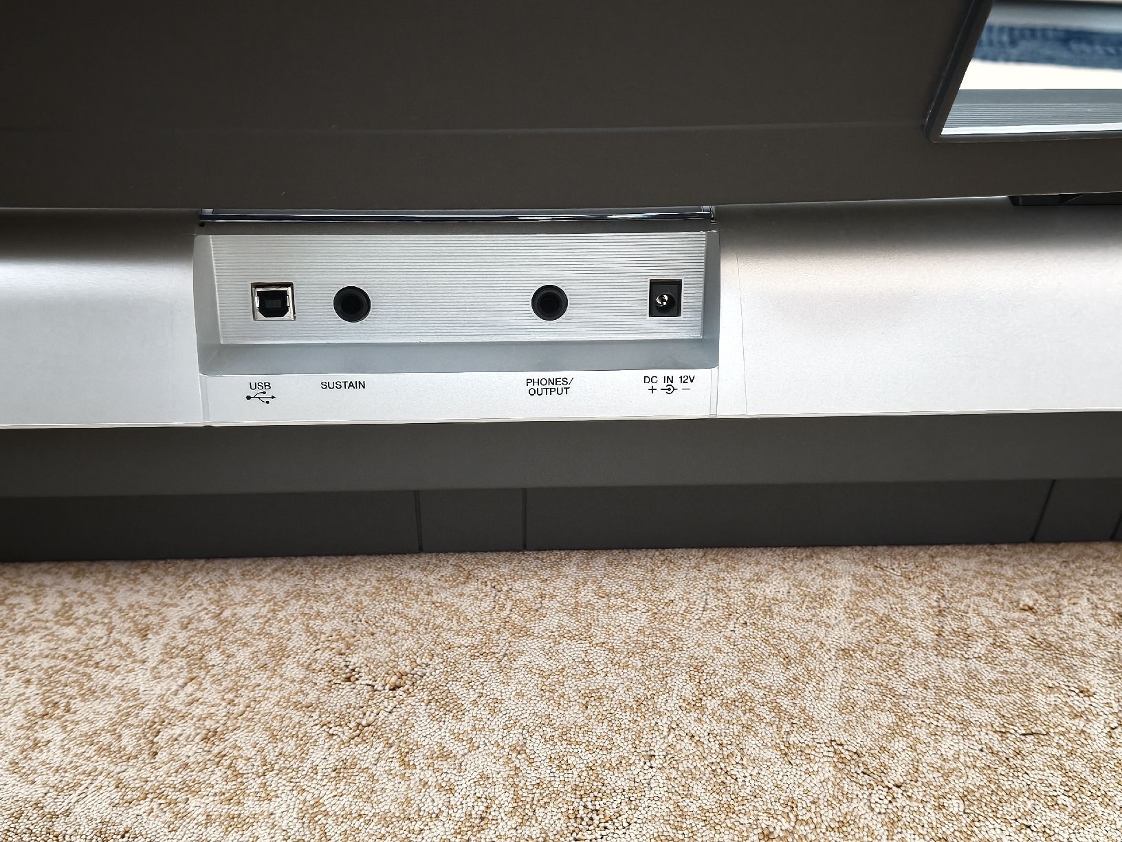 Yamaha Strumenti musicali: Yamaha PSR E403 Keyboard mit Notenständer und Netzteil – Nuovo (secondo la descrizione) da Bern venduto da sam_draga99 4