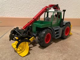 SIKU Fendt Xylon mit Forstausrüstung