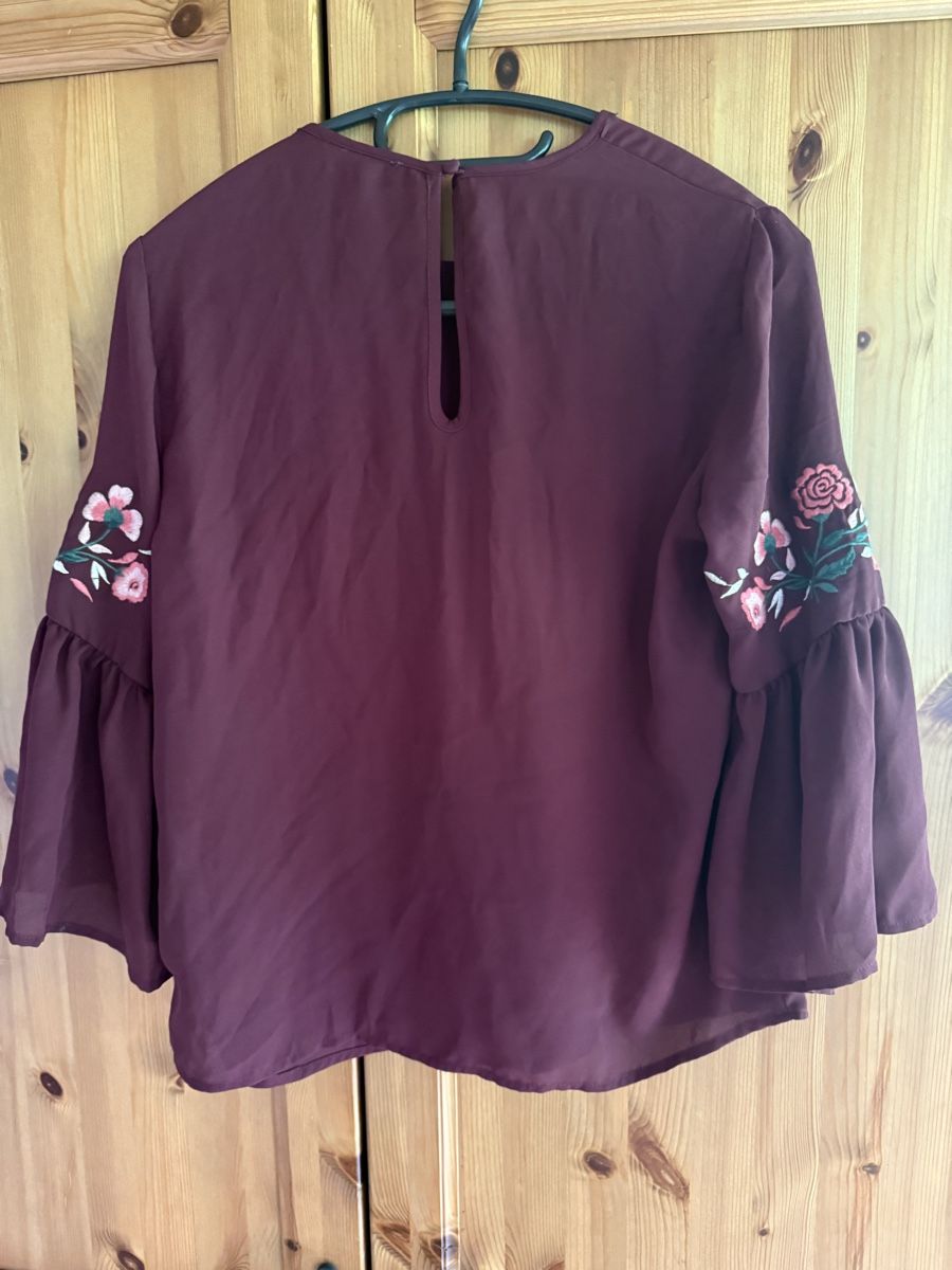 Camicette: Superbe chemisier grenat avec fleurs, taille XS – Usato da La Cibourg venduto da rangiroa98 1