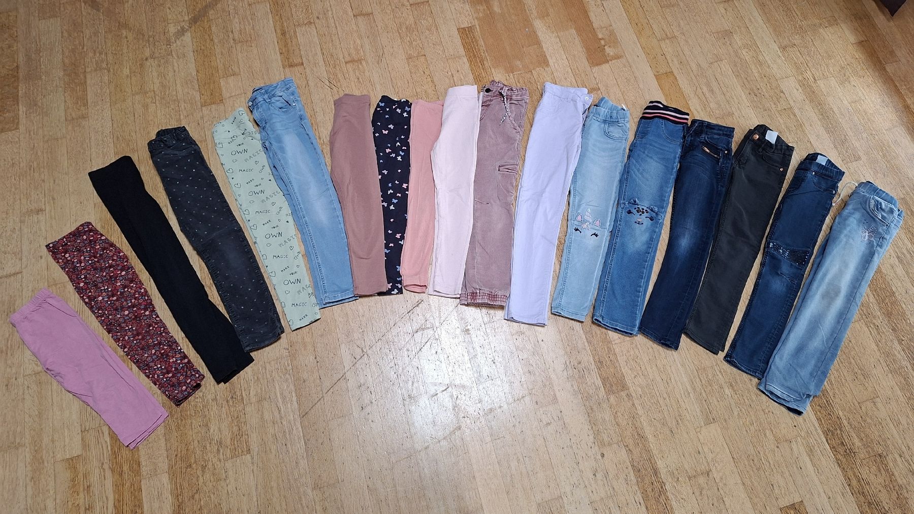 Lotti & Set di vestiti: Hosenpaket 128 – Usato da Beinwil am See venduto da AndSom