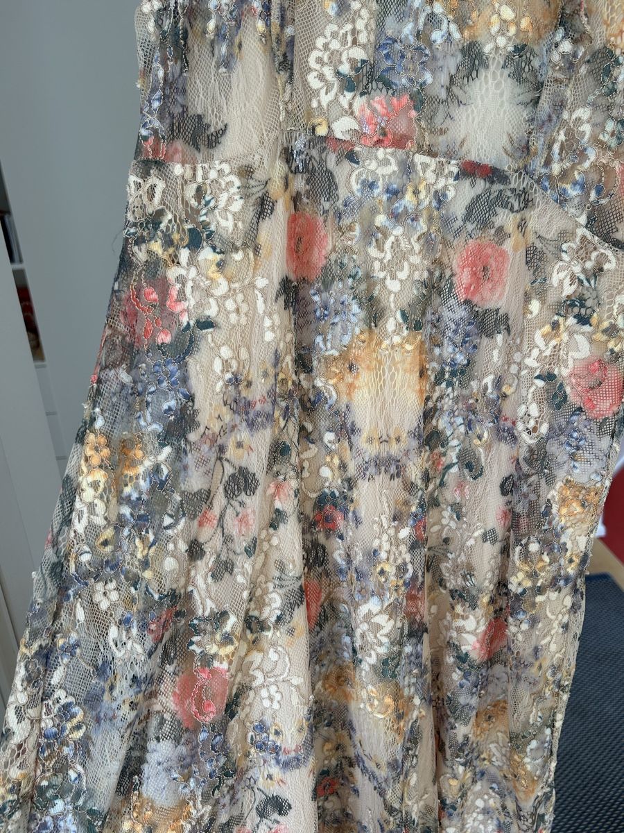 Zara Kleider: Sommerliches Spitzenkleid mit Blumenmuster, Grösse M – Neu (gemäss Beschreibung) aus Zollikon von alessandra2m 3