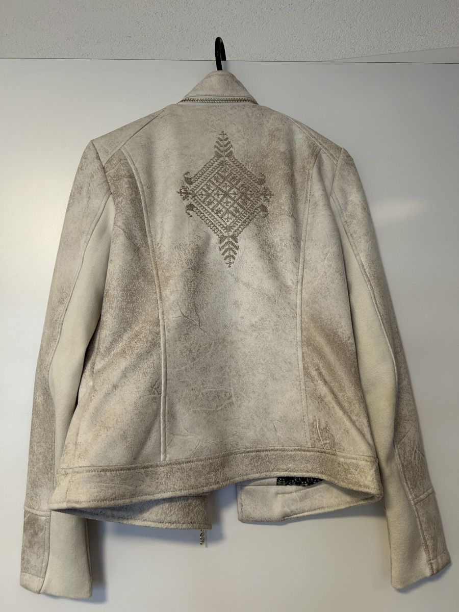 Desigual Jacken: Giacca in pelle Desigual – Gebraucht aus Tenero von Laura-Pedu 2