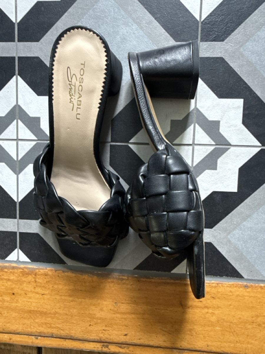 Scarpe da donna: Tosca Blu Pantoletten 37 Schnäppchen – Nuovo (secondo la descrizione) da winterthur venduto da insegnantevolante 1