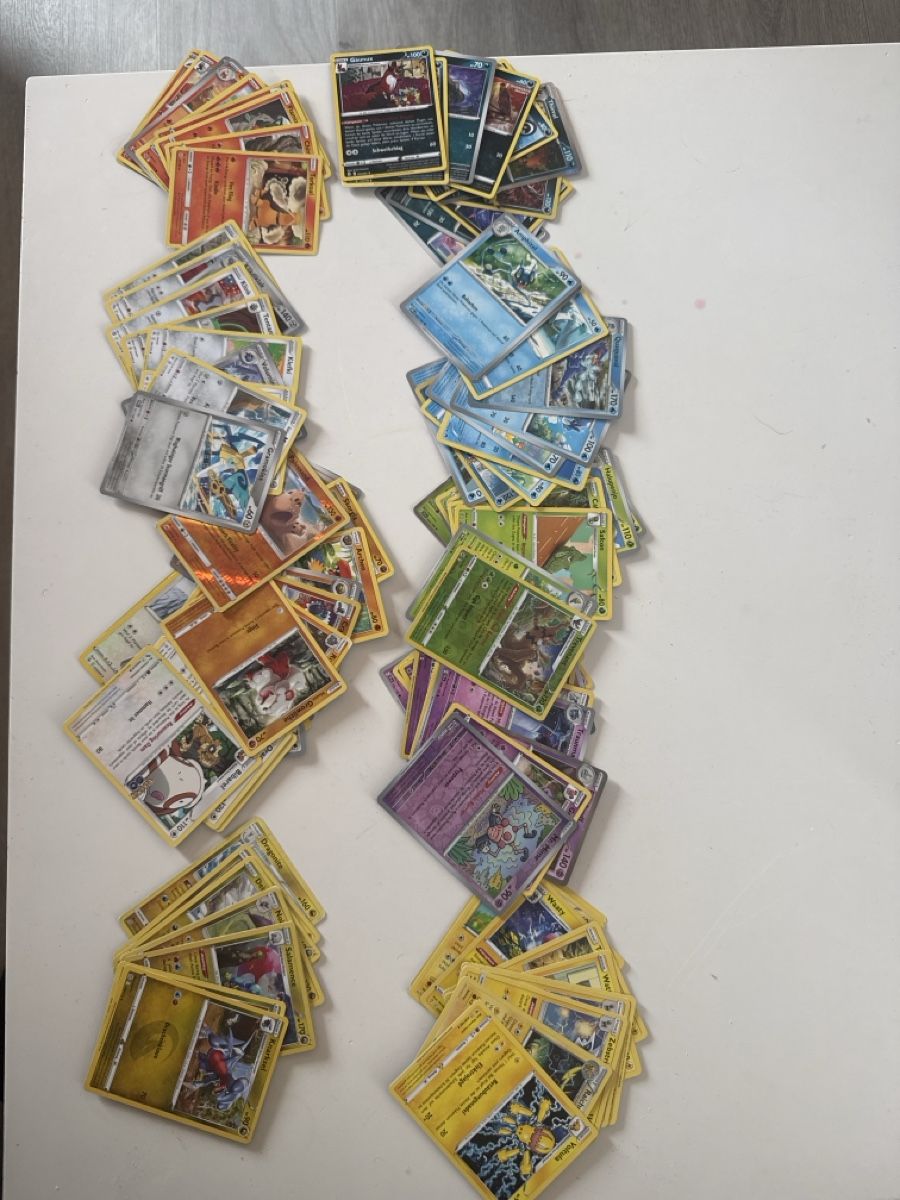 Pokémon Carte collezionabili: 100 Pockemon Karten  – Usato da Oberweningen venduto da Adrian001
