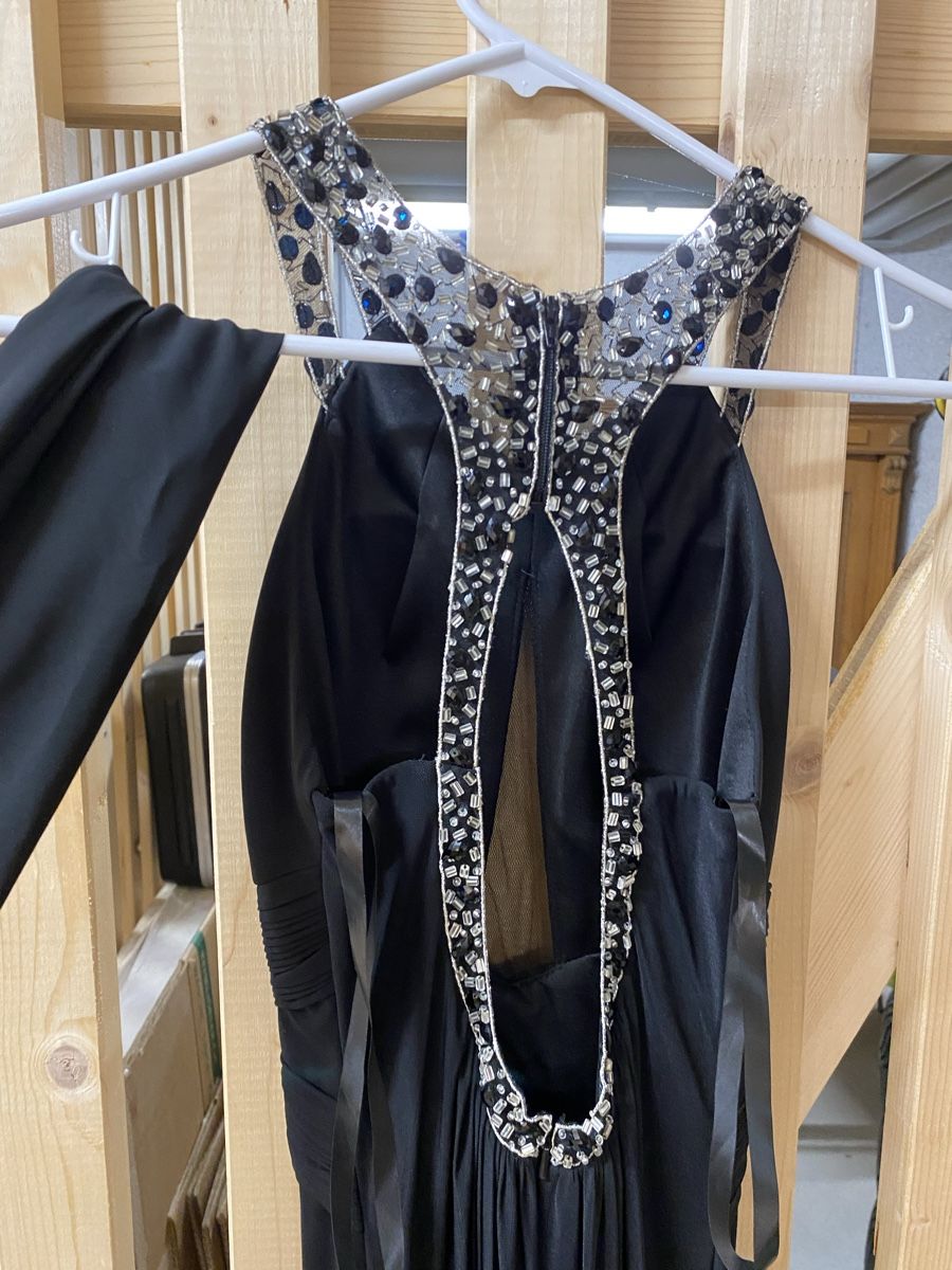 Vestiti: Black formal dress with sequence details – Nuovo (secondo la descrizione) da Belp venduto da jan_6yvx 4