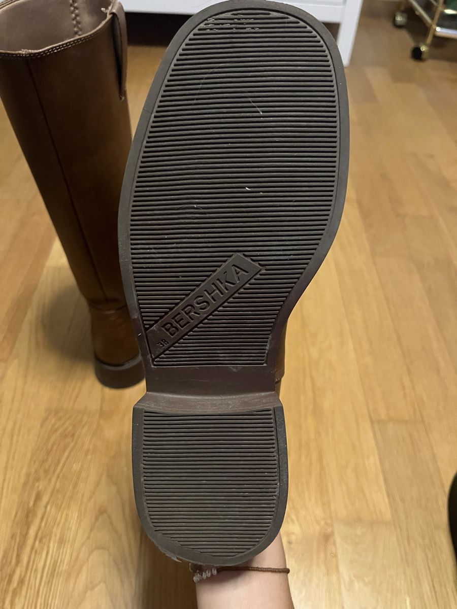 Bershka Damenschuhe: Herbstliche Stiefel in braun  – Gebraucht aus Stadel von Comporta 4