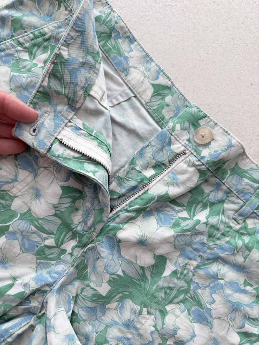 Zara Hosen: ZARA Shorts Gr M  – Gebraucht aus Zug von kow_6xr6 3