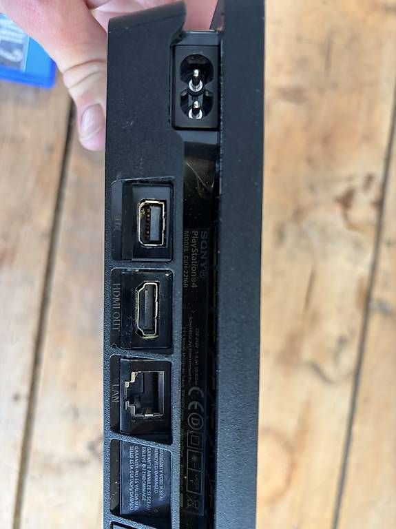 Konsolen: Ps4 Slim  – Gebraucht aus Scuol von jul_xwm9 3