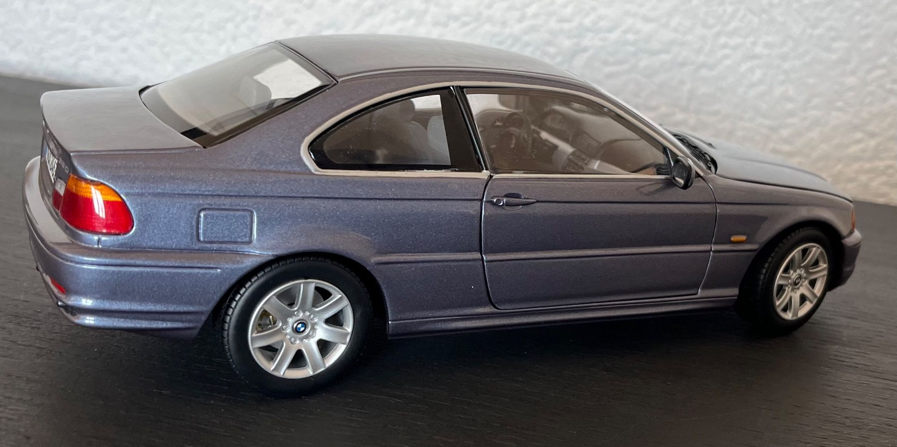 Kyosho Modellini d'auto: KYOSHO BMW 318ci e46 coupé 1:18 – Usato da St-Cergue venduto da ncu_t267 9