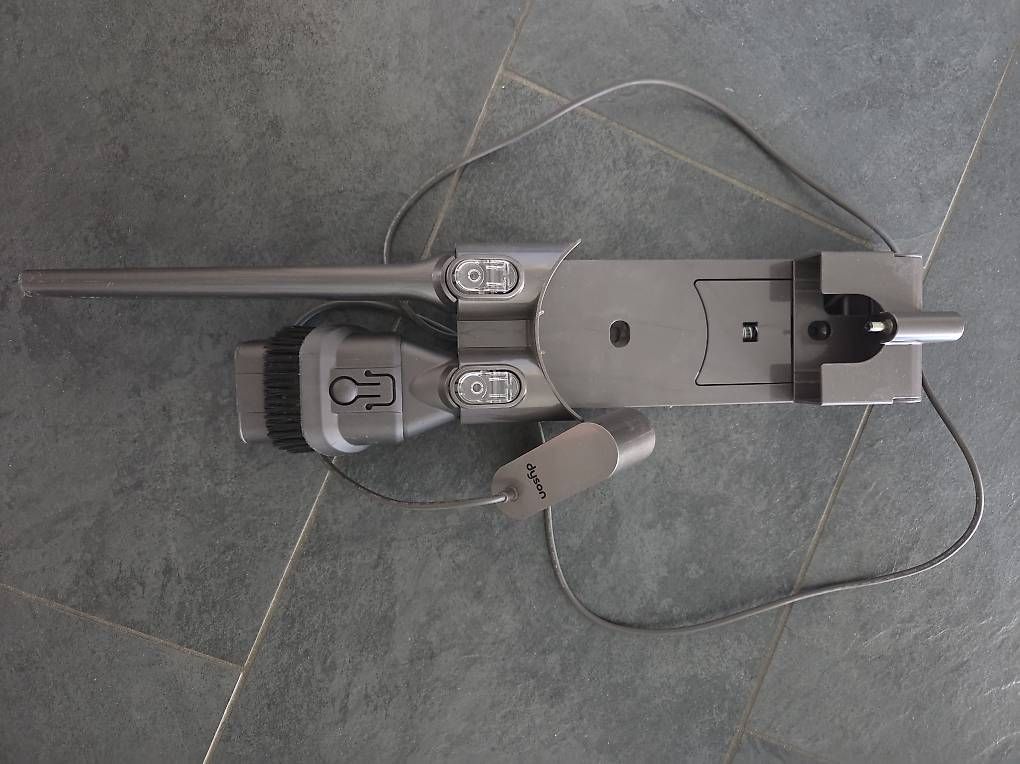 Aspirateurs & Accessoires: Dyson V6 Cord-Free Staubsauger – D'occasion à Münchenbuchsee par Sape1 1